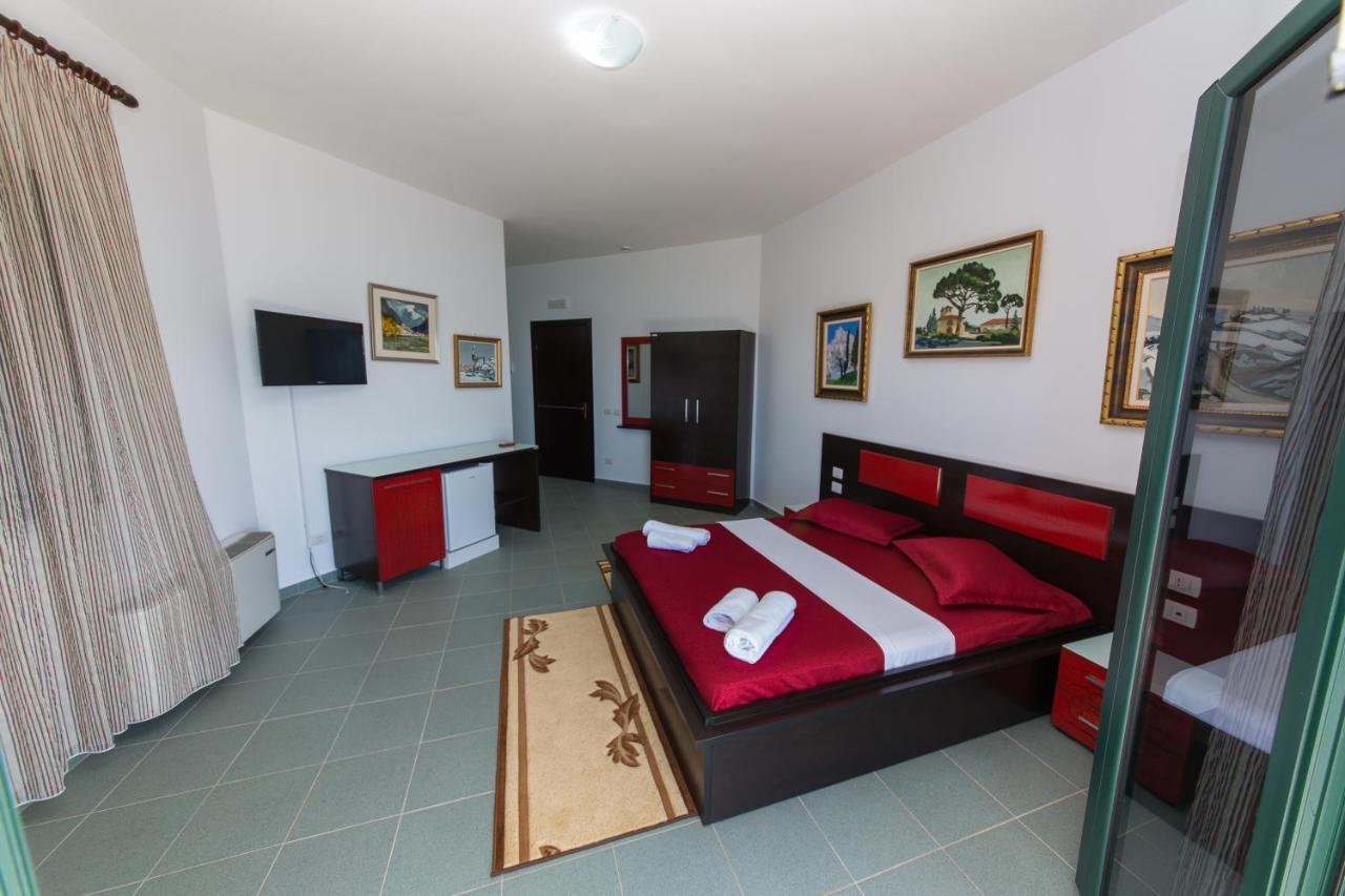 Hotel Artisti Vlorë Exterior foto